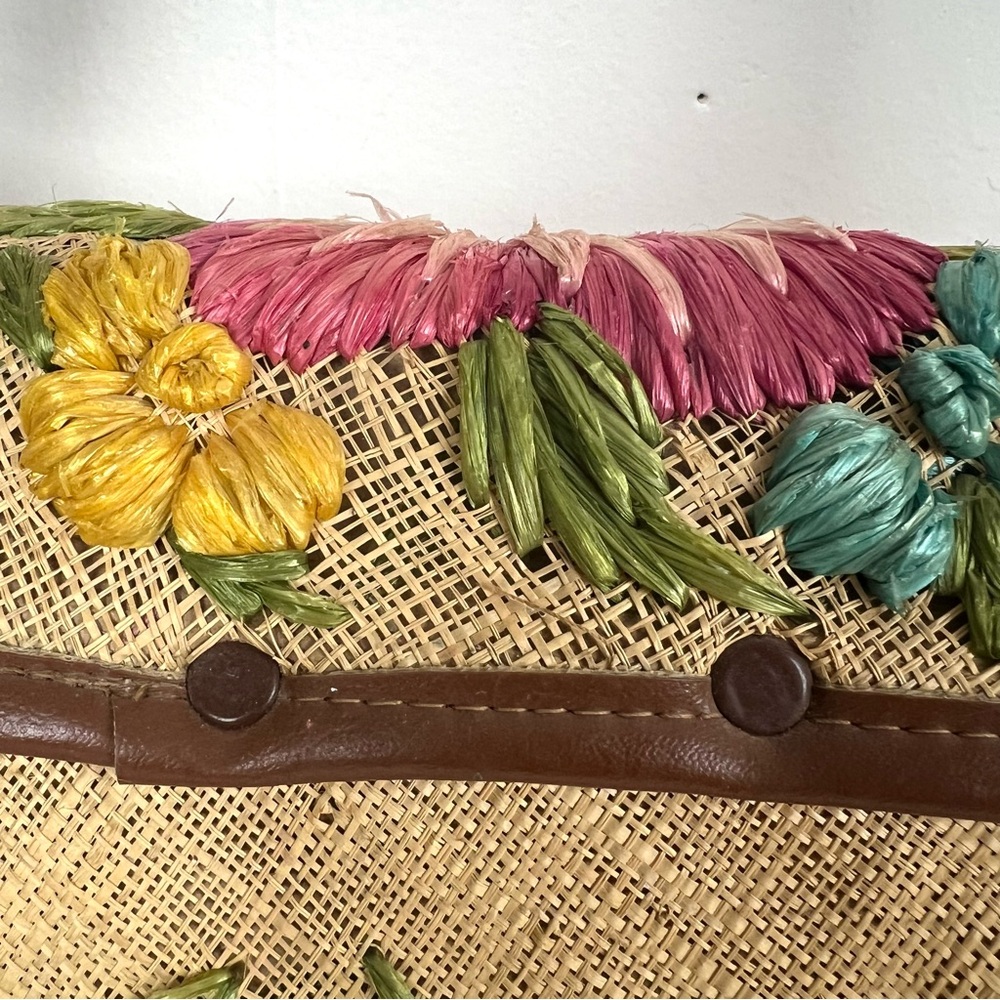 Vintage 60s Raffia Straw and Wood Floral Handbag - Picture 7 of 13
